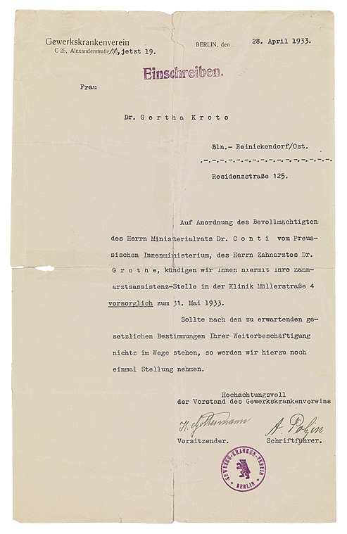 Maschinenschriftlicher Brief mit Unterschriften und Stempel