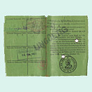 Grüner, handschriftlich ausgefüllter Ausweis mit Passfoto und Stempeln des Universitätssekretariats