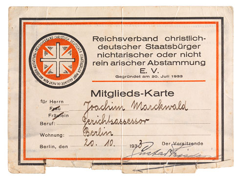 Querformatiges Formular mit schwarz-roter Bordüre und Logo, handschriftlich ausgefüllt
