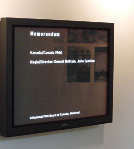 Monitor with an excerpt from "Memorandum" in the permanent exhibition