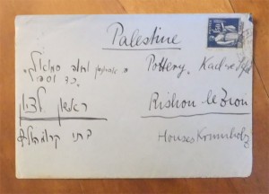 Foto eines beschrifteten Briefumschlags