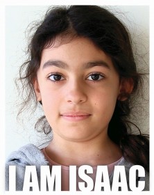 Portrait eines Mädchen mit der Bildunterschrift "I am Isaac"
