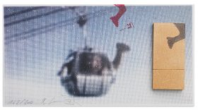 Postkarte mit einem Kamel in einer Seilbahn und einem aufgeklebten USB-Stick