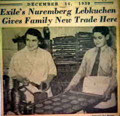 Zeitungsartikel über die Lebkuchenproduktion der Familie Freund (Standbild aus dem Film »Paulas Nürnberger Lebkuchen - Made in the USA«)