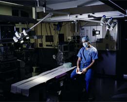 Foto eines Mediziners im OP