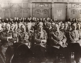 Eröffnung des Instituts zur Erforschung der Judenfrage: Alfred Rosenberg (ganz rechts), neben ihm: Oberbürgermeister Friedrich Krebs