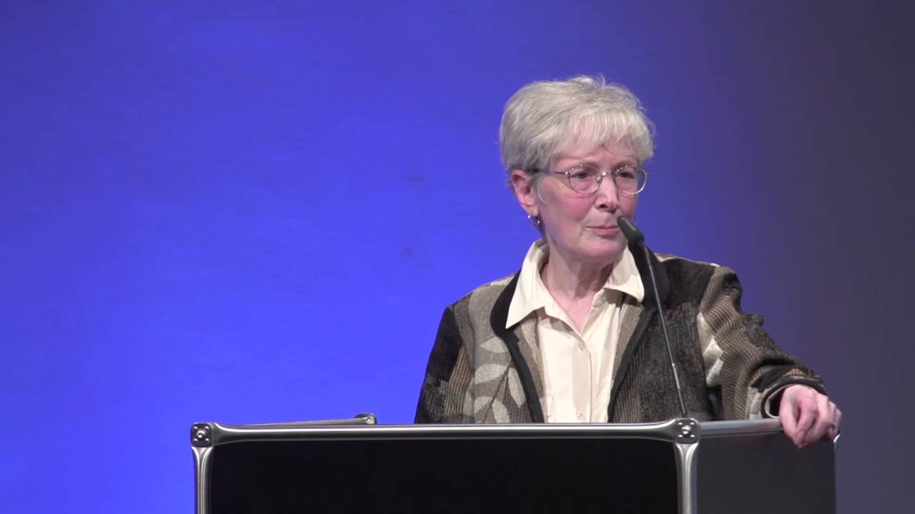 Judith Plaskow hält eine Rede