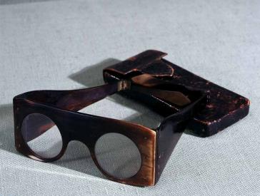 Old glasses with leather case