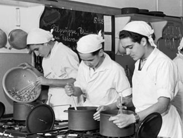 Students in a cooking lesson
