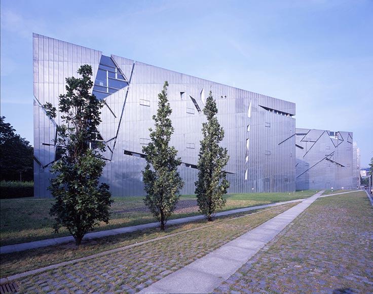 Facade of the Libeskind building.