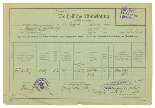 Handschriftlich ausgefülltes Formular, mit Dienstsiegel und Stempeln versehen