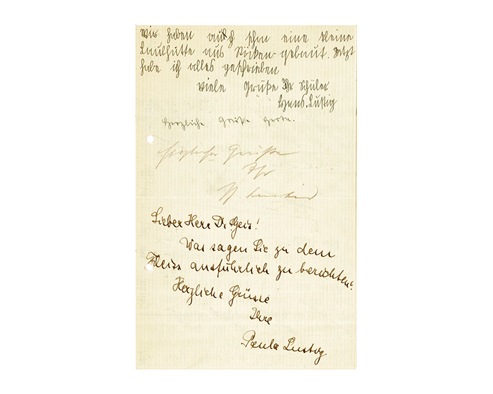 Briefbogen in Sütterlinschrift in kindlicher Handschrift geschrieben. Darunter noch Grußzeilen, offensichtlich von drei anderen Personen geschrieben.