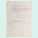 Maschinenschriftliches Dokument, am Ende mit Unterschrift und Stempel versehen