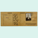 Innenseiten eines vergilbten Ausweisdokuments mit Passfoto und Stempel