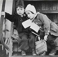 Jüdische Flüchtlingskinder aus Hamburg treffen mit dem Dampfer »Washington« in Southampton ein, 1938