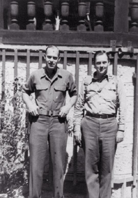 James S. Plaut (1912-1996) (links im Bild) James S. Plaut (1912-1996) (links im Bild)