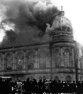 Die Synagoge am Börneplatz in der Pogromnacht