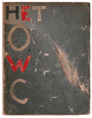Heftcover mit Collagetechnik, auf dem in einzelnen Buchstaben Het OWC draufgeklebt sind.