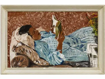 Gemälde: Eine junge Frau in einem blauen Kleid liegt auf einem Diwan und hält ein aufgeschlagenes Buch in der Hand. Rechts ist angeschnitten eine Vase mit Blumen angedeutet.