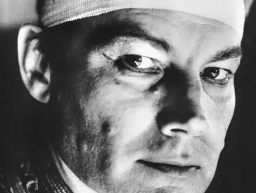 Filmstill aus „Hanussen“ mit Klaus Maria Brandauer 