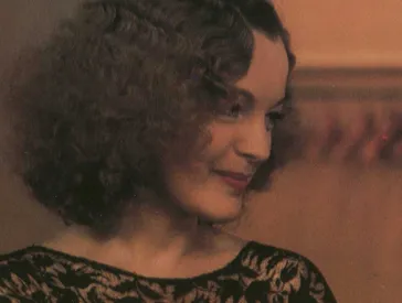 Filmstill aus „Die Spaziergängerin von Sans Souci“