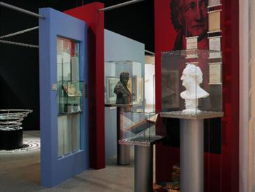 A bust of Goethe and books in the museum.