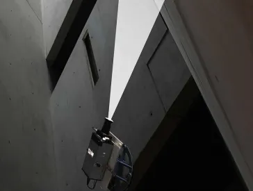 Architektur des Liebeskind-Baus: Blick von unten.