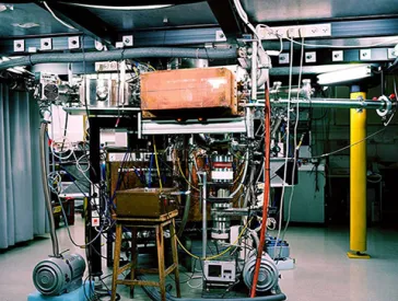 A machine with many cables.