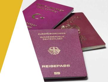 Ein türkischer, ein polnischer und ein deutscher Reisepass.