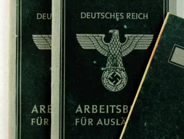 Hefte mit dem Reichsadler auf dem Cover.