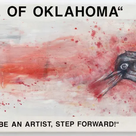 Sehr querformatiges Gemälde in Rottönen mit schwarzem Krähenkopf, darüber die Schrift: „The Nature Theatre of Oklahoma“, und darunter: „All welcome! Anyone who wants to be an artist, step forward!“