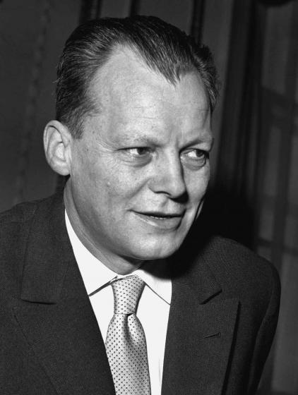 Schwarz-Weiß-Porträt von Willy Brandt