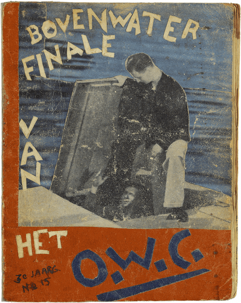 Titelblatt des Magazins Het Onderwater Cabaret vom 03. April 1945 mit einer rot-blauen Collage von einem Mann, der aus einer Luke rauskommt, diese aufhällt, damit ein weiterer Mann raus kann.