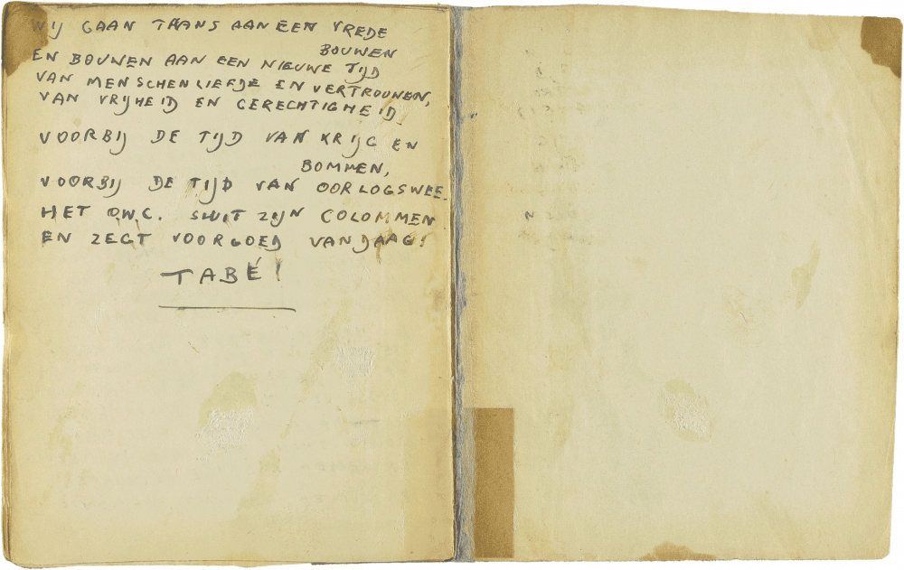 Two-page spread: on the left, some text is handwritten in print letters, concluding with the underlined word “Tabé.”
