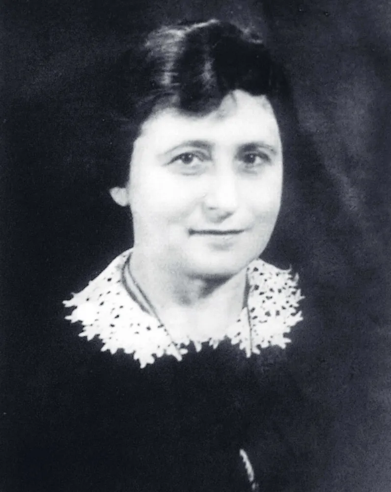 Schwarz-weiß-Foto einer Frau. 