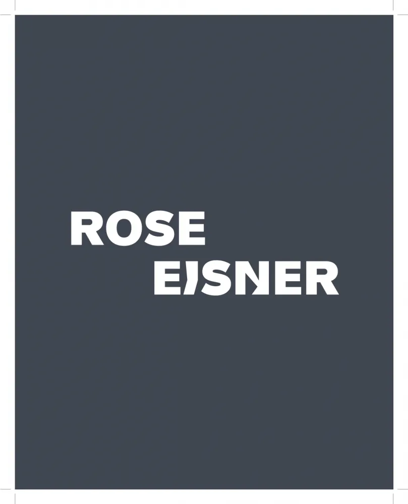 Schwarze Fläche auf der in weißen Buchstaben der Name "Rose Eisner" steht.
