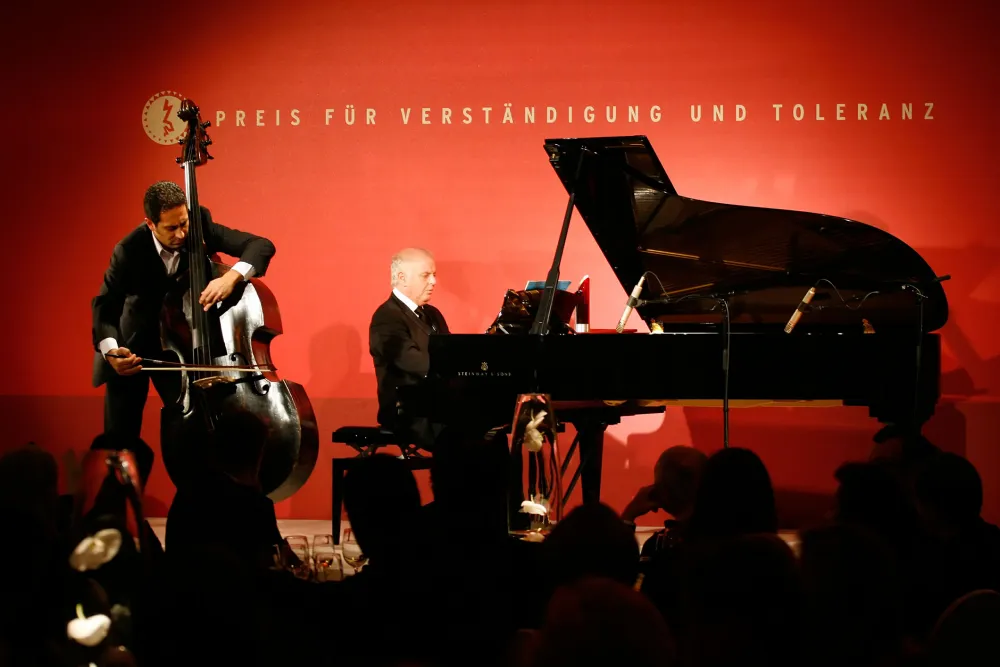 Anniversary dinner 2006: Concert with Daniel Barenboim (piano) and Nabil Shehata (contrabass)