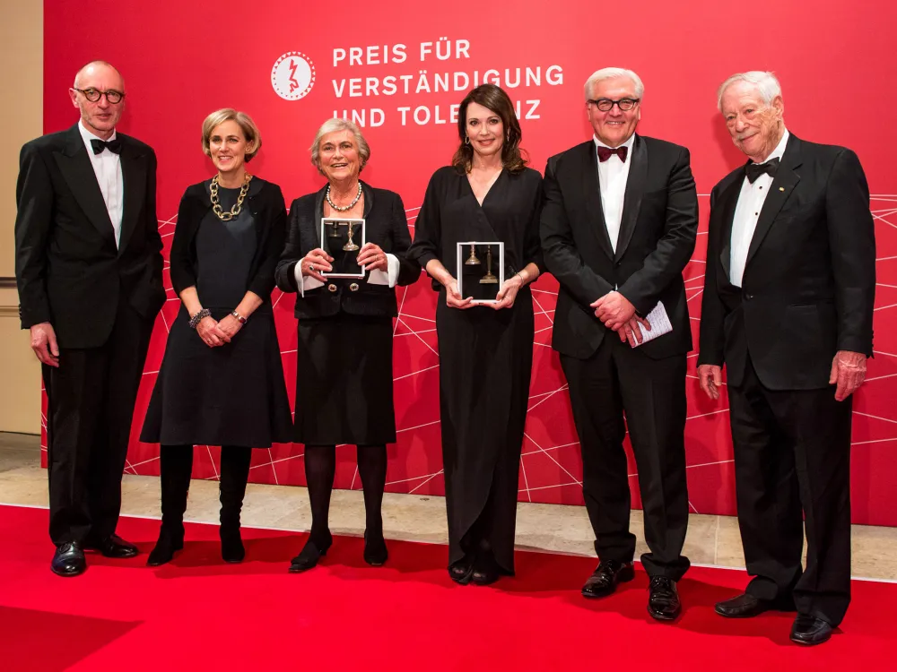 Anniversary dinner 2013: Ulrich Raulff, Regine and Doris Leibinger, Iris Berben, Frank Walter Steinmeier, and W. Michael Blumenthal