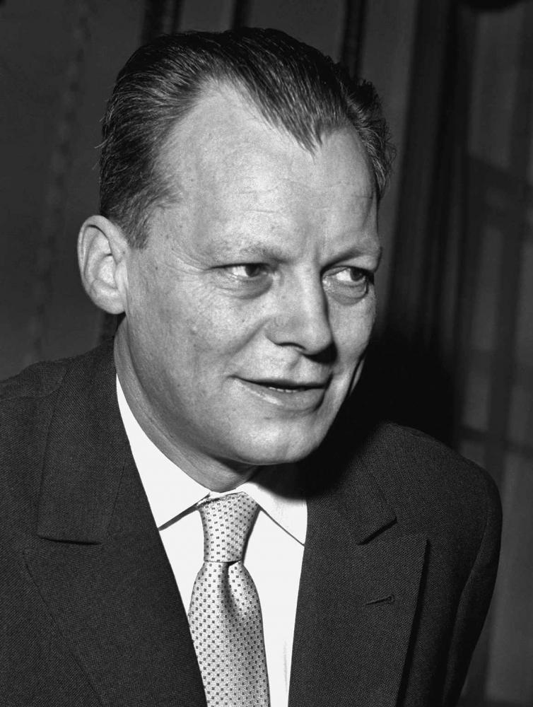 Schwarz-Weiß-Porträt von Willy Brandt