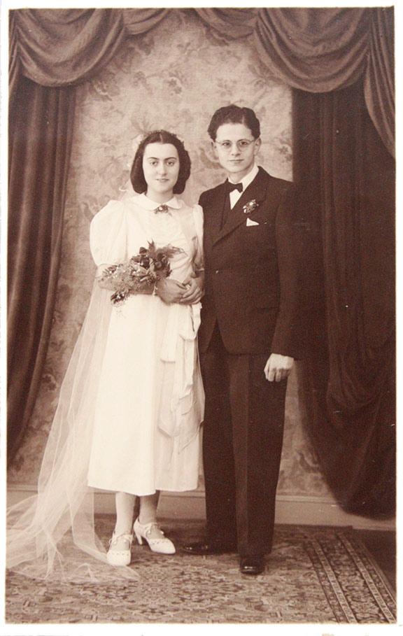 Black and white photo of a bridal pair