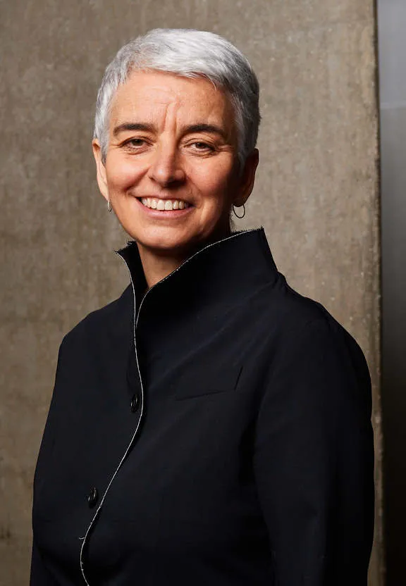 Porträt von der Direktorin des Jüdischen Museums Berlin Hetty Berg