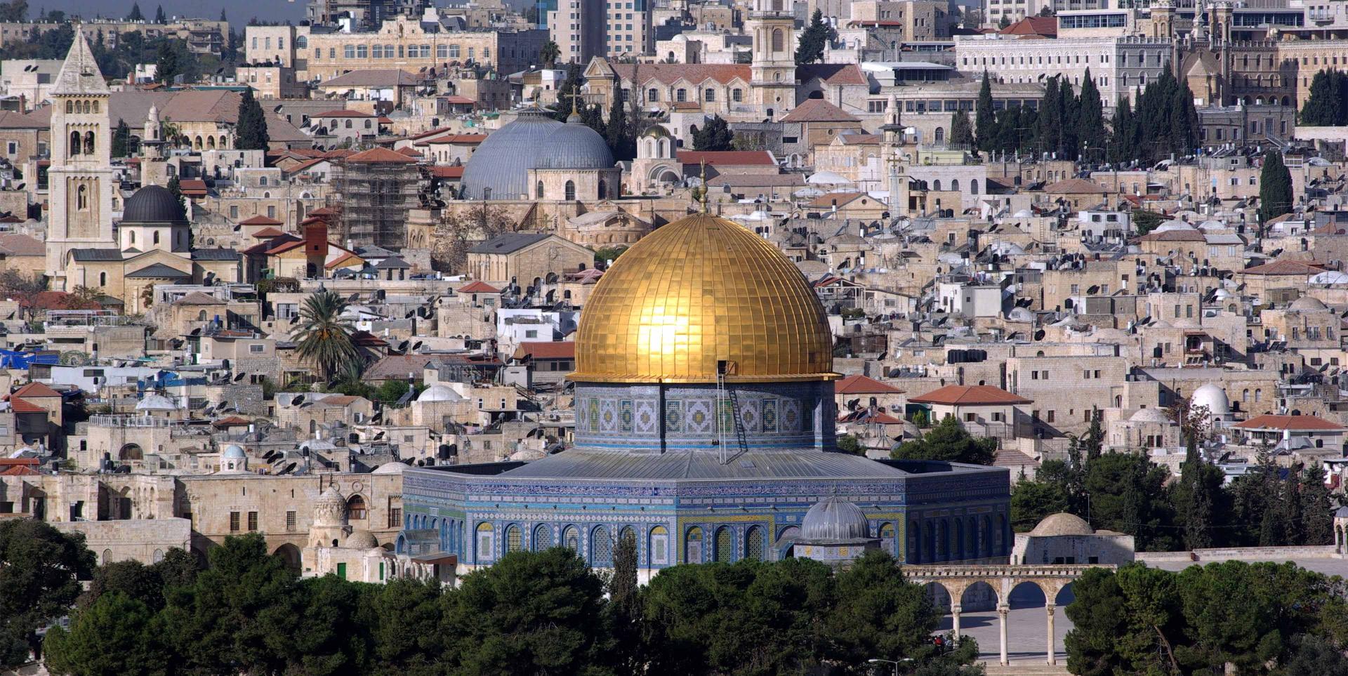 The Jerusalem cityscape; by  Berthold Werner (Own work) [Public domain], via Wikimedia Commons 