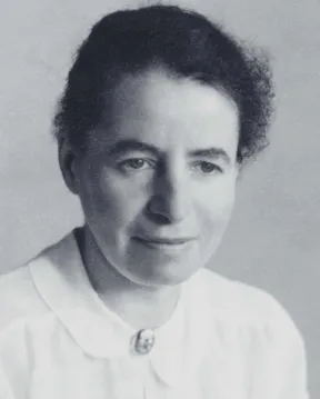  Black and white photograph of a woman.