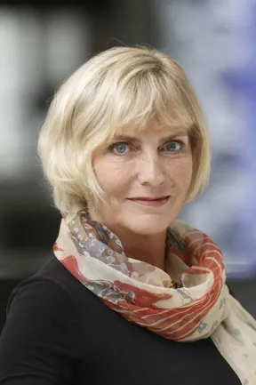 Portr&auml;tfoto von Claudia Dillmann.