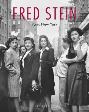 Catalogue Cover for the exhibition "Im Augenblick": black and white photograph of a group of women with dark curly hair wearing dress clothes, they are all looking at the camera