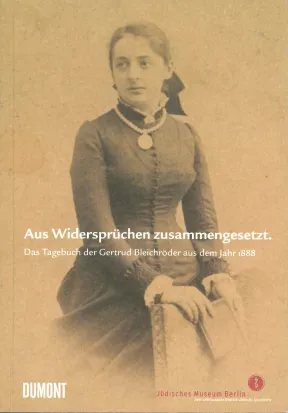 Buchcover: historische Schwarz-Wei&szlig;-Portr&auml;tfoto einer jungen Frau in hochgeschlossenem Kleid.
