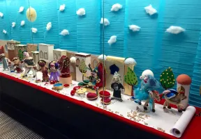 A showcase full of Puppets