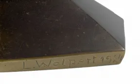 Signatur im Messingfu&szlig; des Leuchters: L. Wolpert 1924